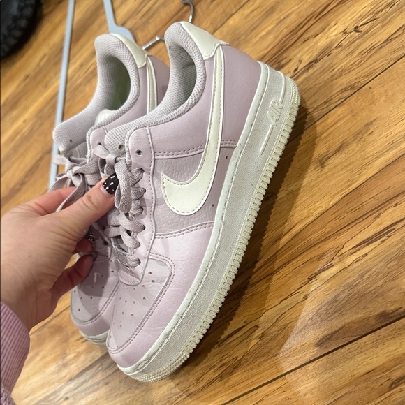 Nike - Picture 2 of 5